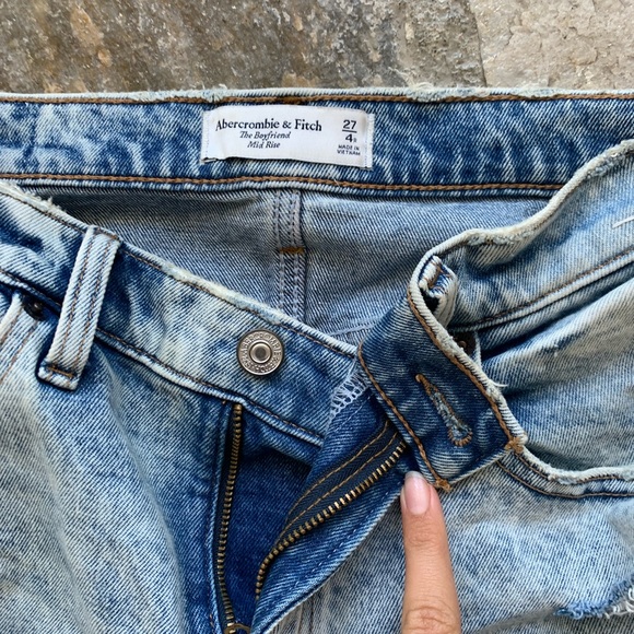Abercrombie mid rise ripped jeans 27 - Picture 2 of 2